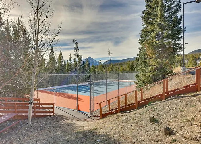 Heated Pool Access + Near Skiing: Colorado Retreat