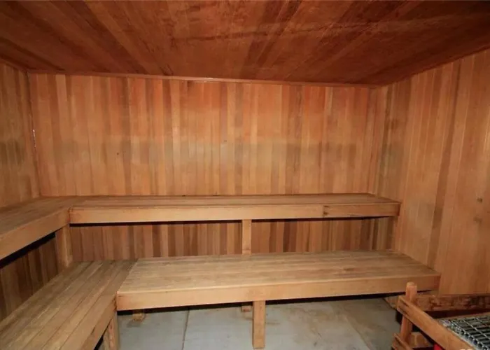 Pet Friendly With A Fireplace A Pool Near Mountain Biking And Skiing