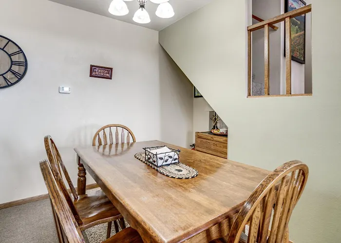 Cozy Condo W/ Balcony & Mtn View In Silverthorne!